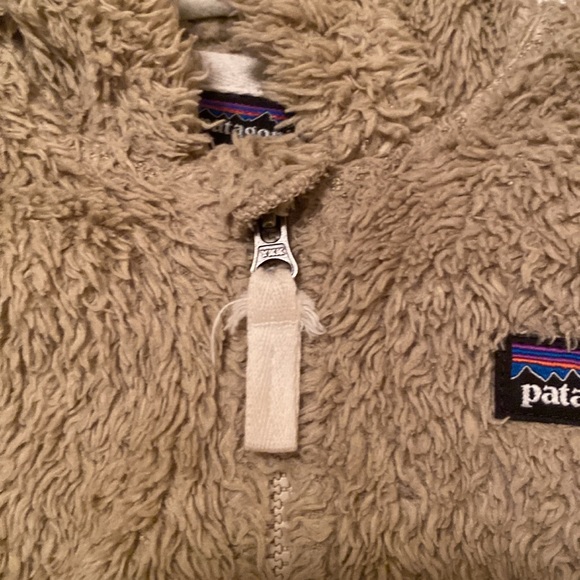 Patagonia baby Furry Friends hoodie - Picture 4 of 10